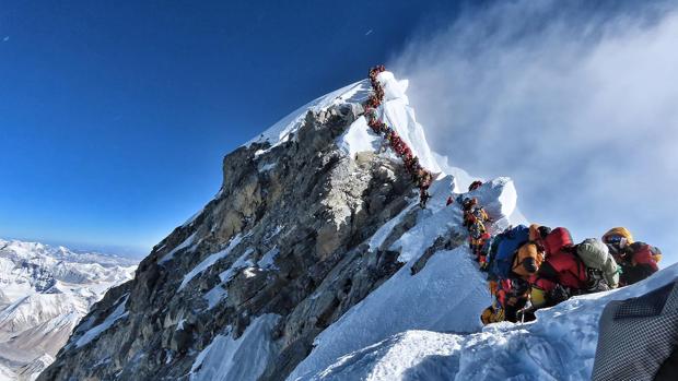 Las nuevas reglas para escalar el Everest