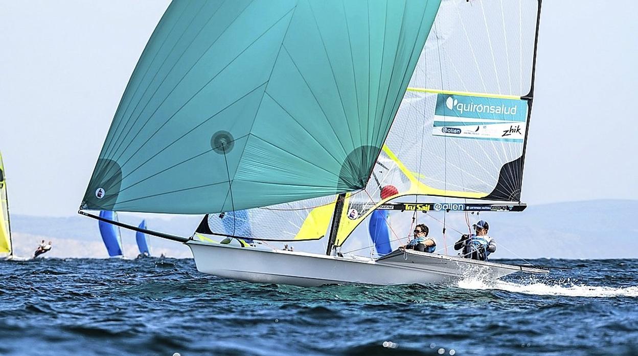 Las tripulaciones españolas de 49er, FX y Nacra17, han entrado en las «medal race» de Enoshima