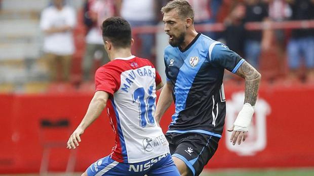 Sporting y Rayo se reparten los puntos en un partido con poco juego