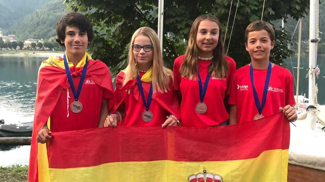 España, bronce en el Europeo Team Racing de Optimist