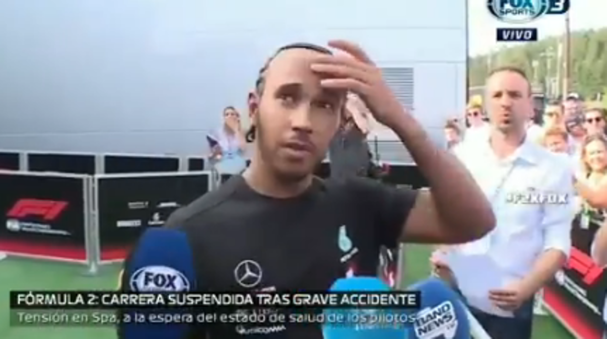 La reacción de Lewis Hamilton al ver el durísimo accidente de F2: «Espero que esos chicos estén bien»