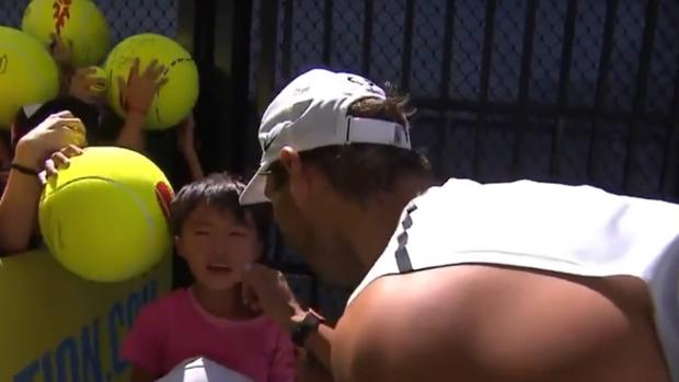 El emotivo gesto de Nadal con un niño que conmueve al mundo del tenis