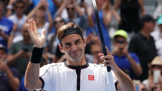 Federer vuela ante Goffin