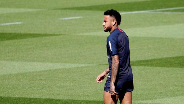 Neymar decide continuar en el PSG, según L'Equipe