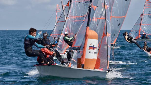 Quicorras Urios y Filippo Binetti toman el mando en la Copa de España de 29er