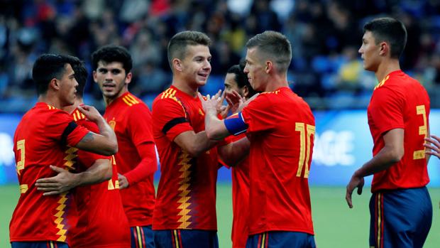 Dani Olmo rescata a la renovada España en Kazajistán