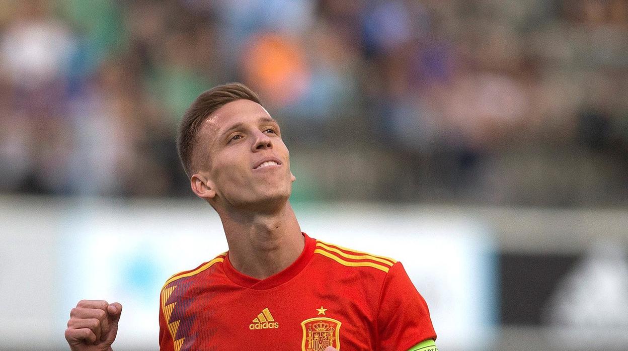 Dani Olmo celebrando uno de los goles marcados ante Montenegro