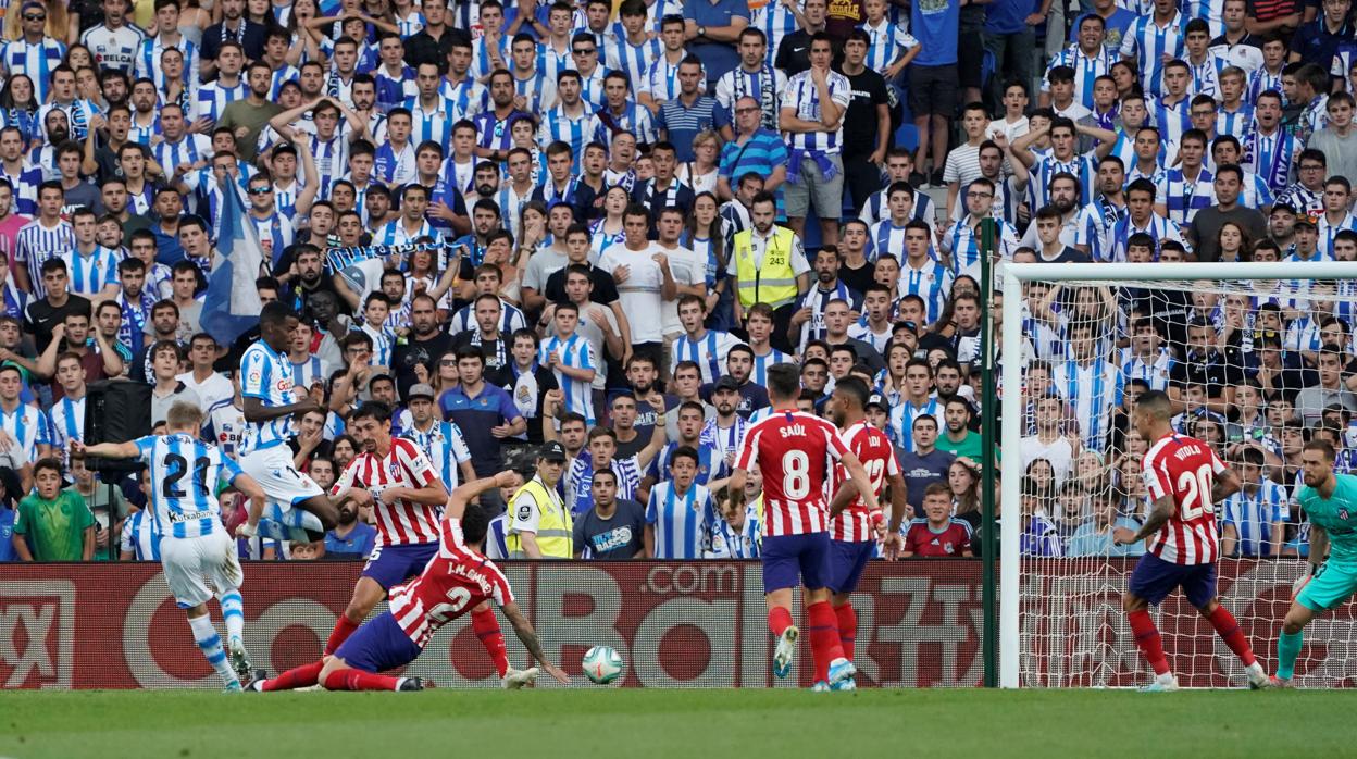 Naufragio del Atlético en el nuevo Anoeta