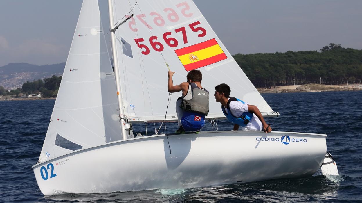 Jacobo García y Antoni Ripoll, líderes de la Semana Abanca en 420