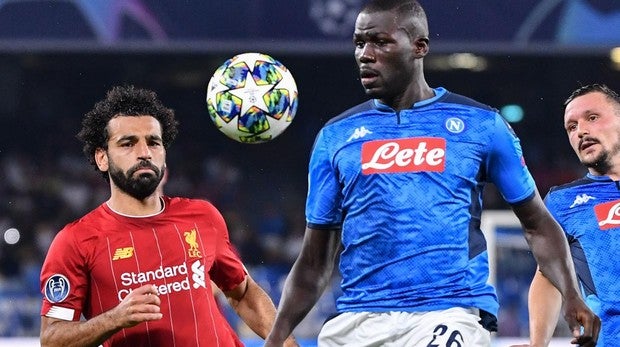 El Liverpool comienza con derrota la defensa del título