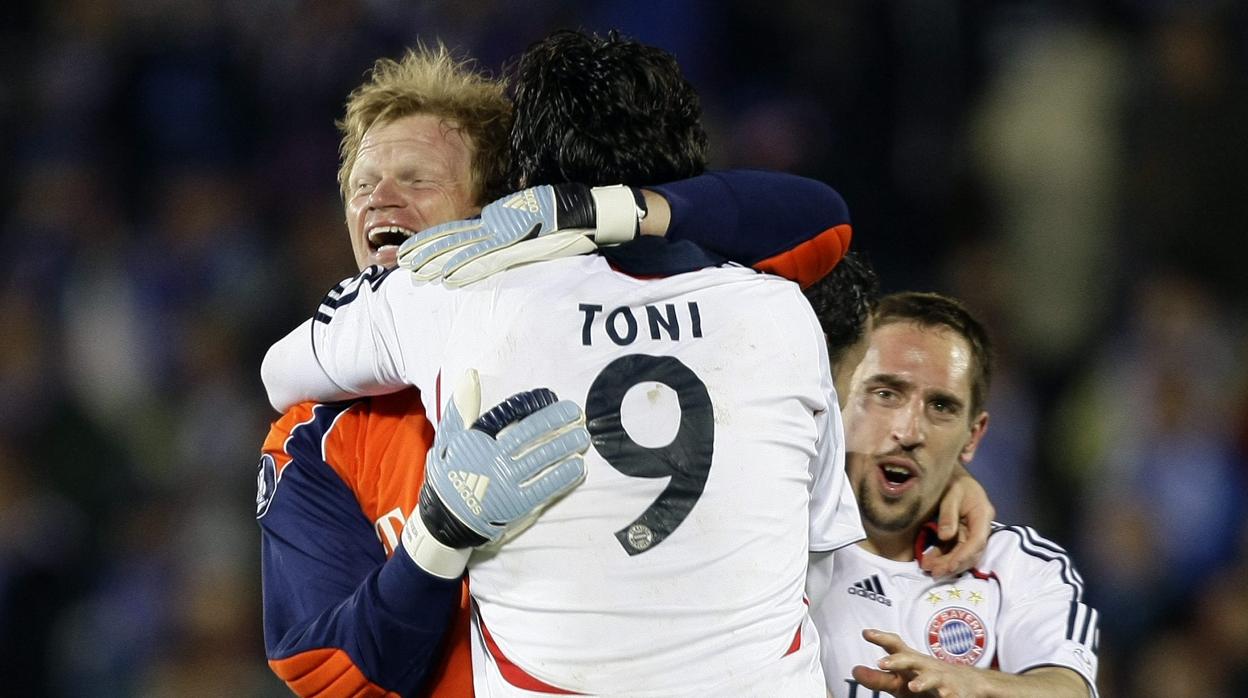 Toni, Kahn y Ribery celebran uno de los goles anotados en el partido disputado en Getafe en 2008