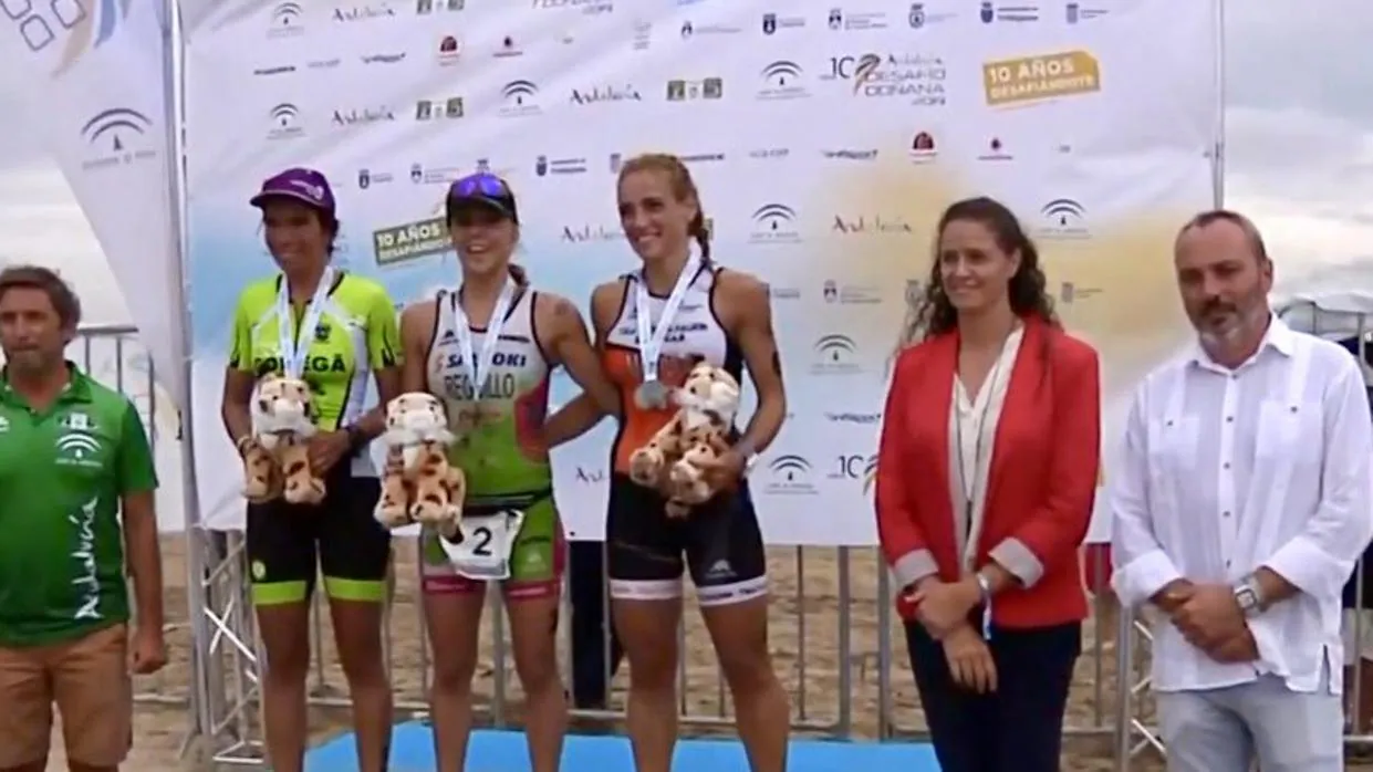 Imagen del podio de categoría femenina.