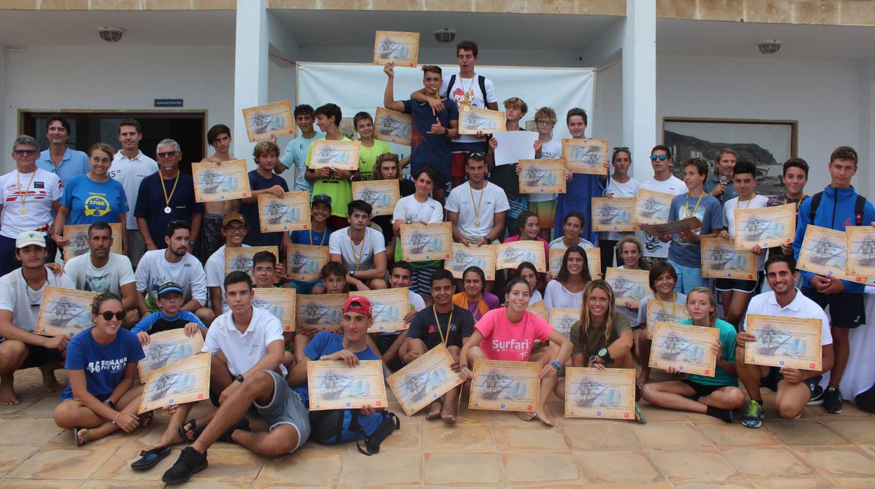 50 regatistas en el II trofeo Autonómico de Windsurf en el Club Náutico de Jávea