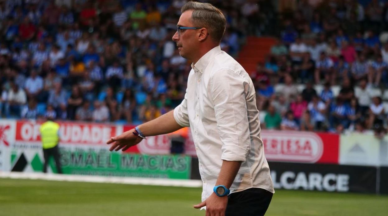 Yuri pone la magia para desatascar el partido ante un correoso Málaga