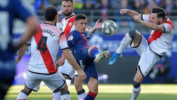 Un doblete de Pozo permite respirar a Paco Jémez