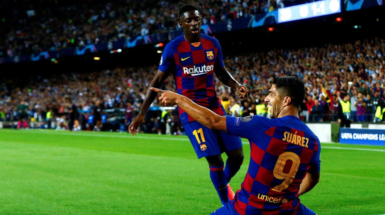 Luis Suárez celebra uno de sus goles ante el Inter