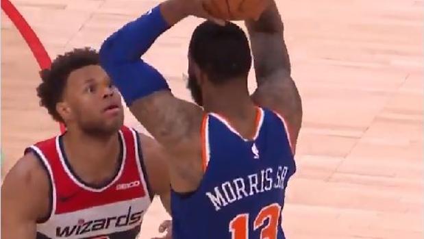 Tensión en pretemporada: el feo golpe con balón de Marcus Morris