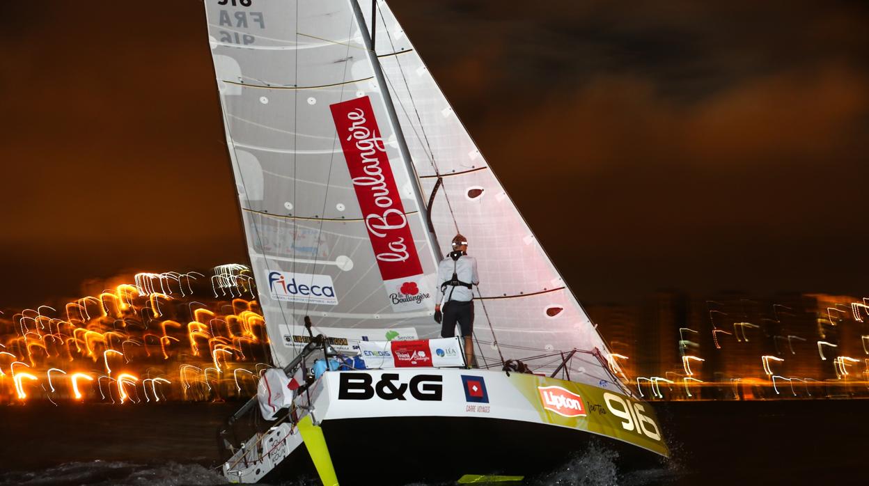 A 11 millas de la llegada Jambou perdió la victoria y Tréhin ganó la primera etapa Mini-Transat La Boulangère