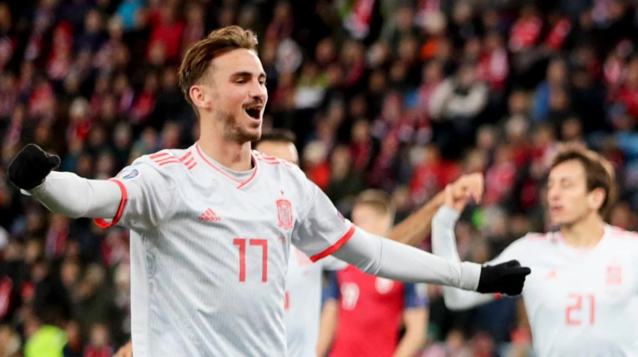 Fabián celebra el gol de la selección española ante Noruega