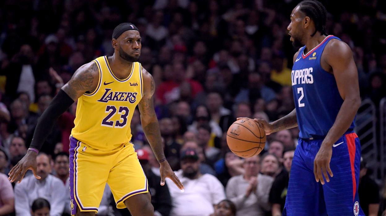 Leonard, ante LeBron James