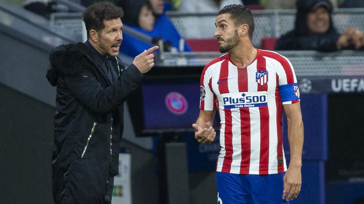 Simeone da instrucciones a Koke