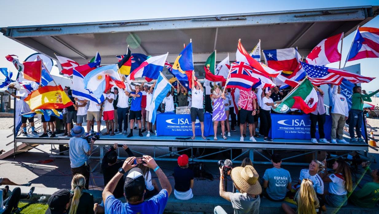 Las mejores selecciones del mundo llenan Huntington Beach en la víspera de su debut mundial