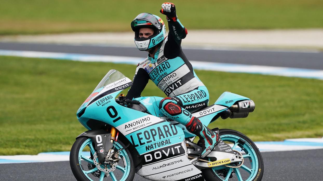 Marcos Ramírez celebra el segundo puesto en Phillip Island.