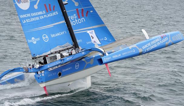 Los Multi 50 tiran de la flota Transat Jacques Vabre por el Canal de La Mancha