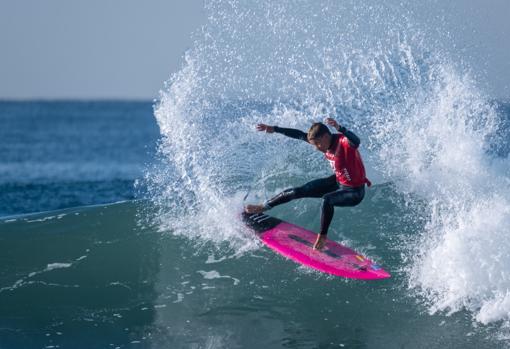 Potente demostración de surf de los españoles en la segunda jornada del Mundial