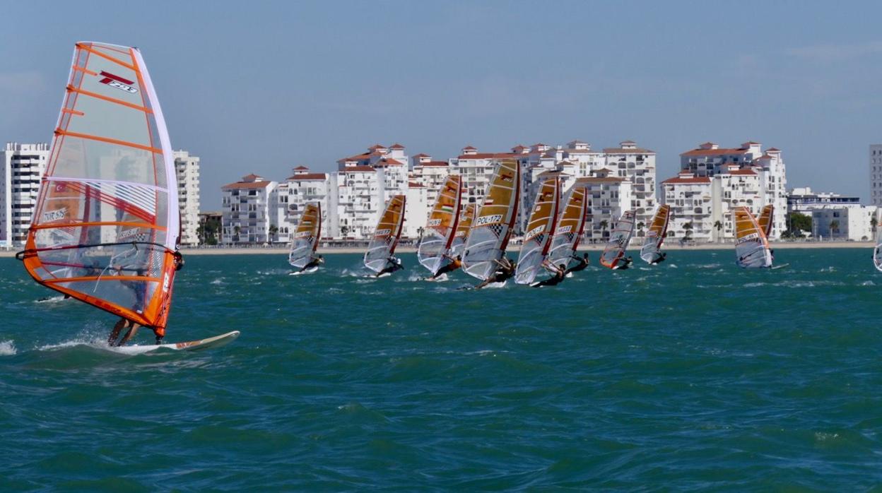 El italiano Davide Antognoli y el francés Victor Gaubert, primeros líderes