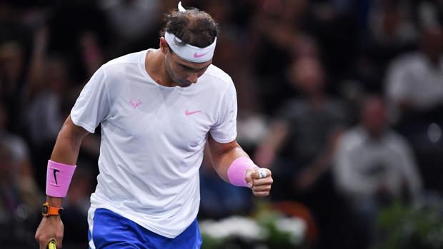 Nadal supera a Wawrinka para alcanzar los cuartos en París