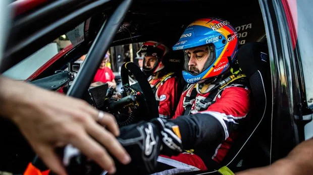 Fernando Alonso, cuarto en la primera etapa del Rally Ula Neom