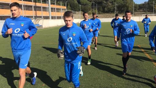 Los jugadores del Lleida, en un entrenamiento
