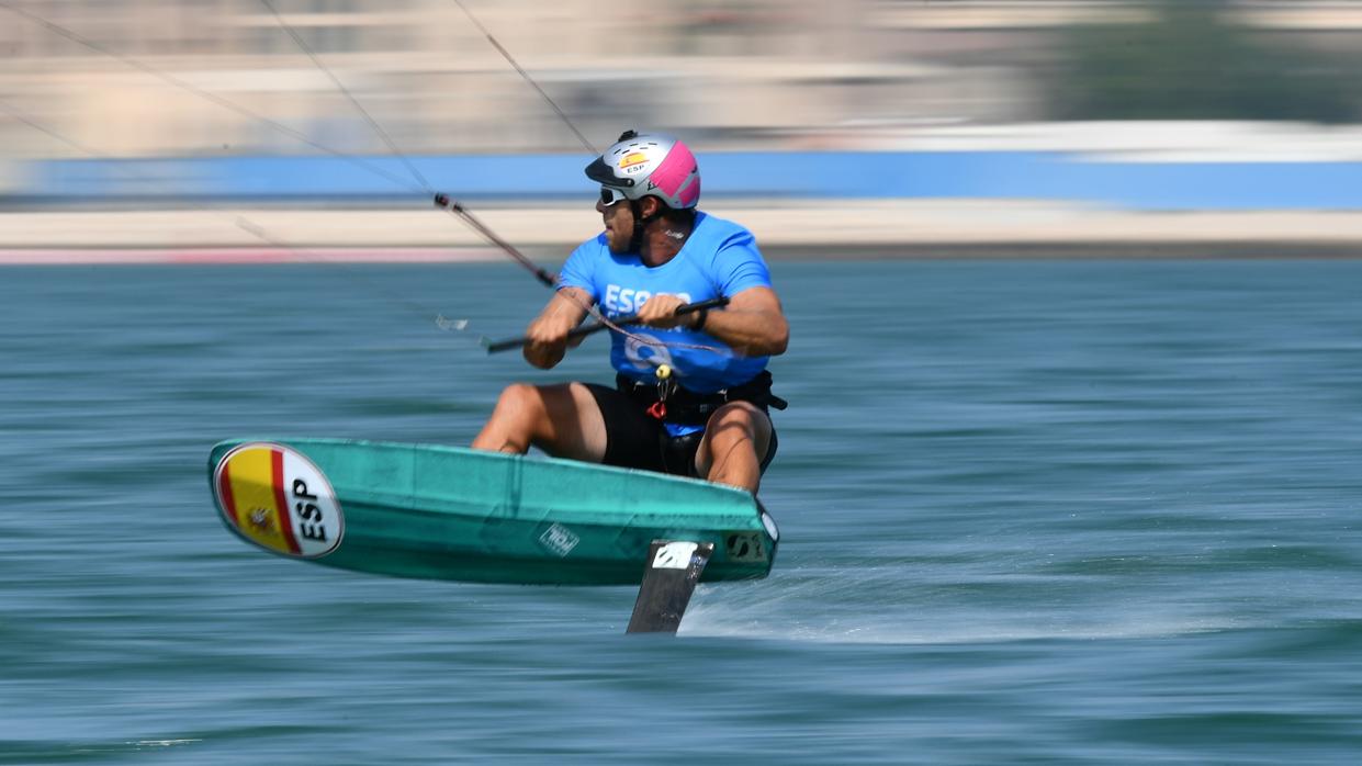 España llegó a las semifinales de los Beach Games en kitefoil