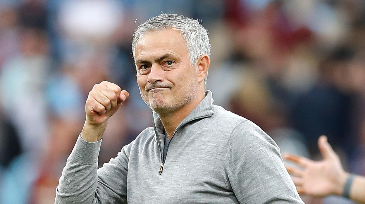 Mourinho, durante un partido ante el Burnley en Turf Moor