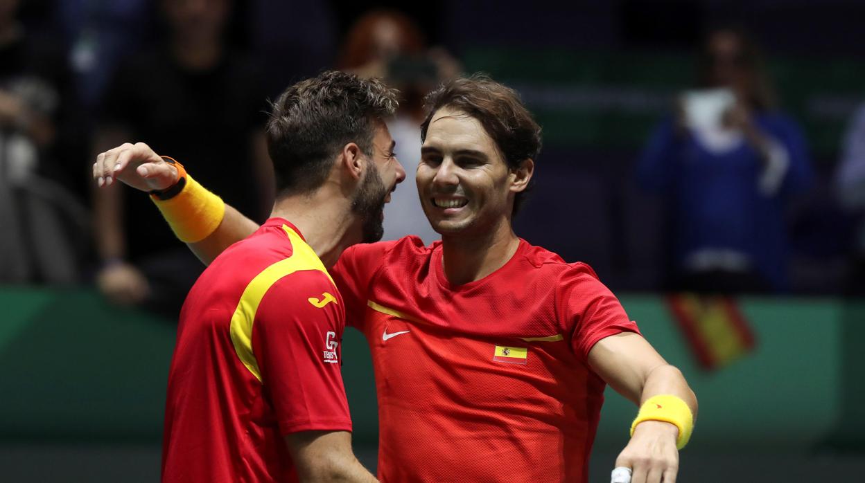 Nadal y Granollers se abrazan tras la victoria