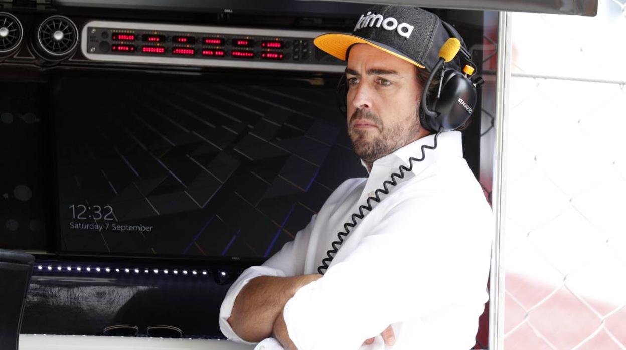 Alonso visita el circuito donde se retiró de la F1