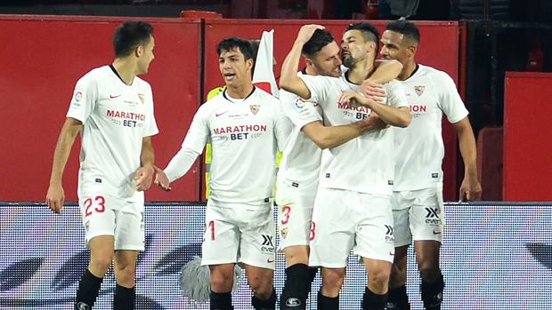 El Sevilla se afianza en la zona Champions ante un inofensivo Granada