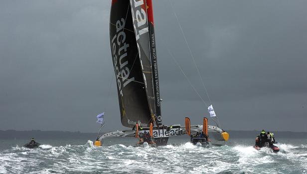 «Macif» segundo y «Actual Leader» tercero en la Brest Atlantiques