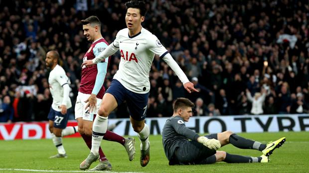 El coreano Son marca uno de los goles del año en la Premier