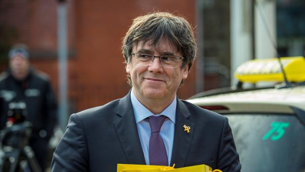 Puigdemont llama a la rebelión y anima a Tsunami para el 18-D