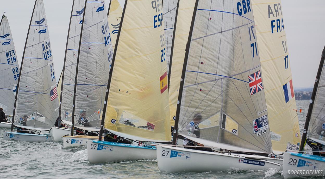 Alex Muscat, cuarto a un punto del podio, en la primera jornada del Mundial de Finn