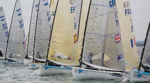 Alex Muscat, cuarto a un punto del podio, en la primera jornada del Mundial de Finn