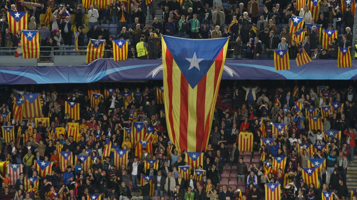 Esteladas en el Camp Nou