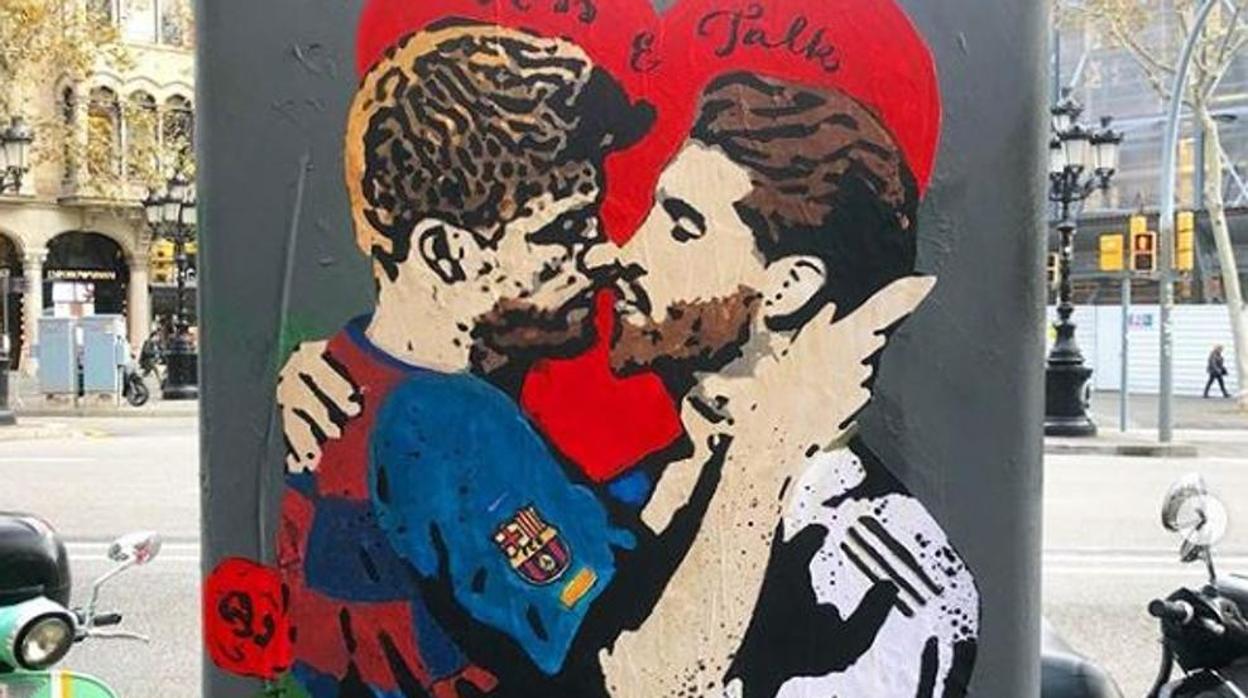 Sergio Ramos y Gerard Piqué «se besan» para «solucionar» el conflicto catalán