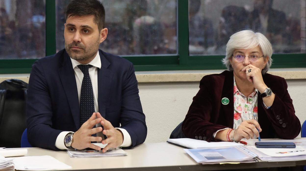 David Aganzo, presidente de AFE, y María José López, abogada de la Asociación, durante la reunión