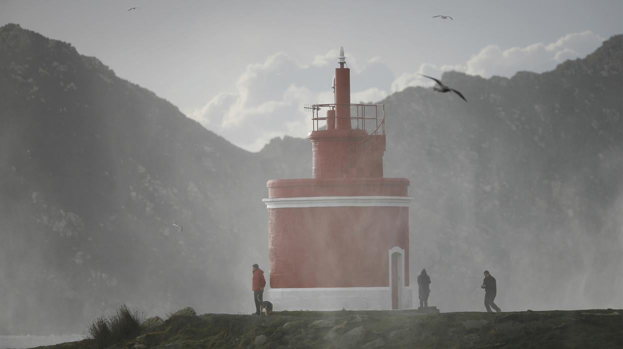 «Todo un mundo en tú mano, de la costa a la montaña»