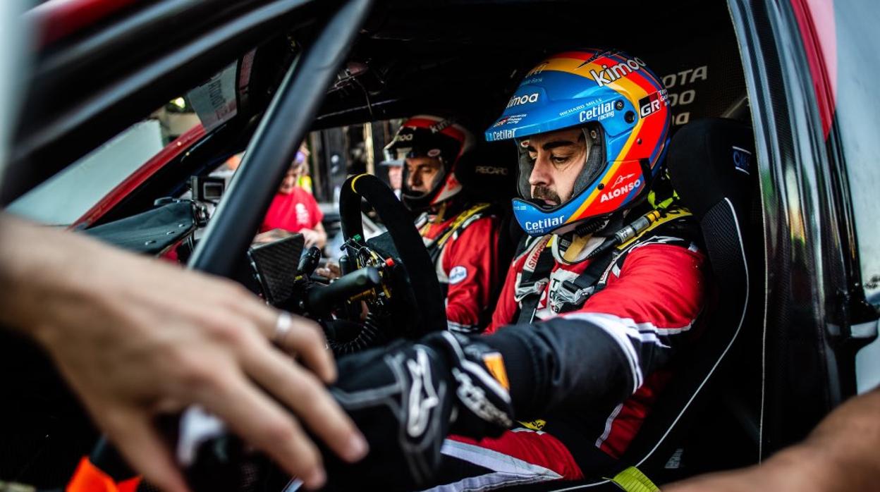 Alonso: «Si Loeb aún no ha ganado el Dakar, imagínate yo...»