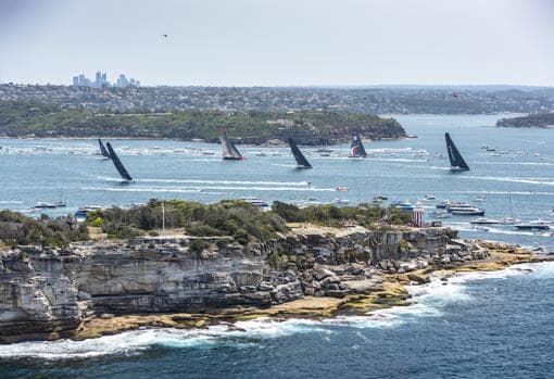 La bahía de Sídney lució sus mejores galas para la salida de la 75ª edición de la Rolex Sydney Hobart