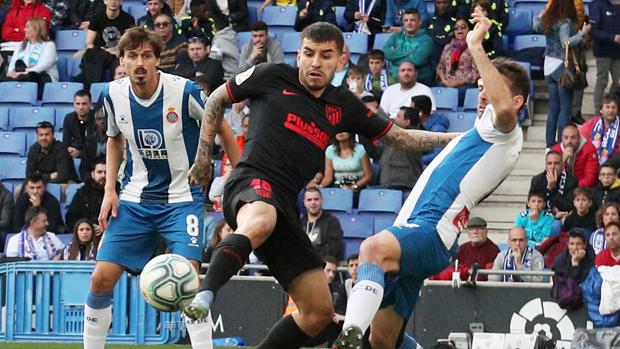 El Atlético vuelve a pinchar fuera